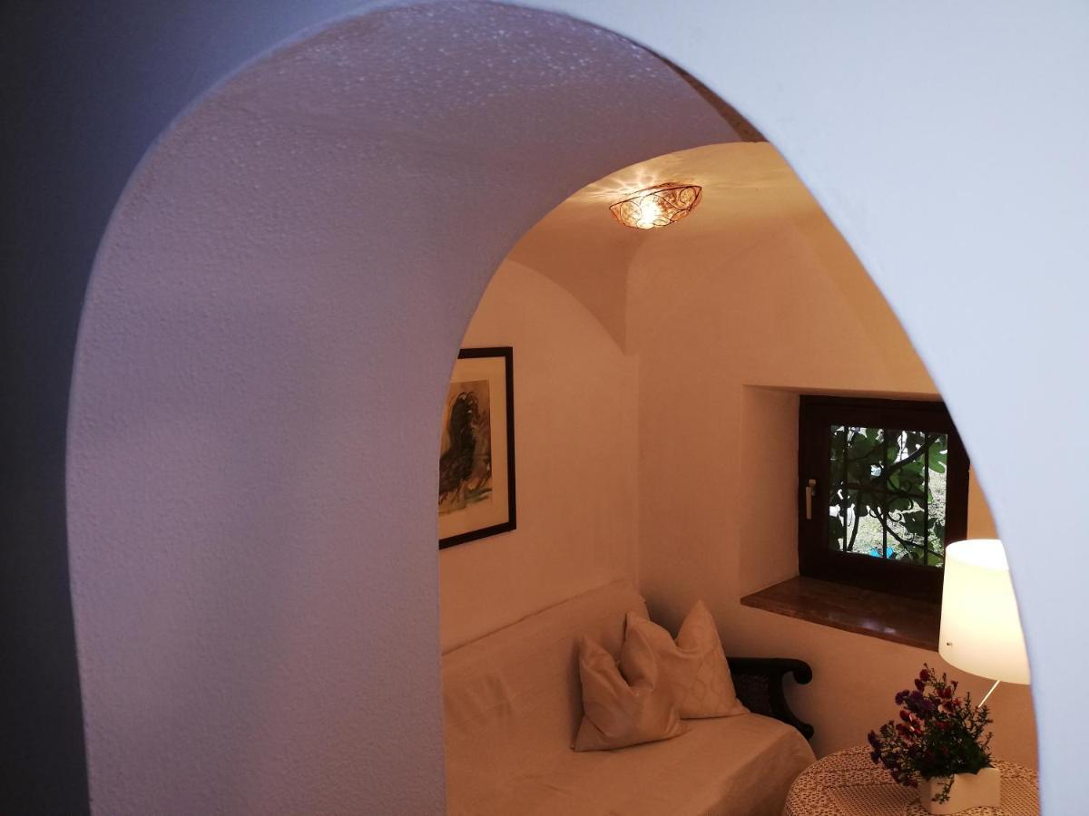 Ansitz Grustdorf Apartamento Appiano Sulla Strada Del Vino Exterior foto